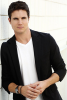Robbie_Amell.png