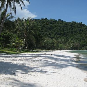 White-sandy-beach-on-phu-quoc-island-vietnam