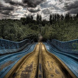 Creepy-abandoned-theme-parks-wildammo-3