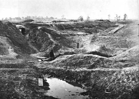 Petersburg_crater_aftermath_1865