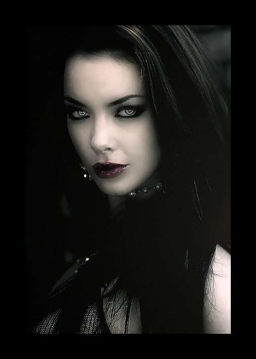 -Vampire--by-thedancerinthedark.jpg