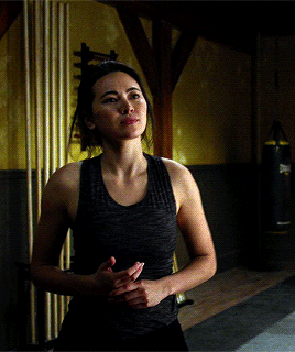 more-jessica-henwick-cause-we-all-love-her-or-should-v0-r5y5p92n0e8b1.gif