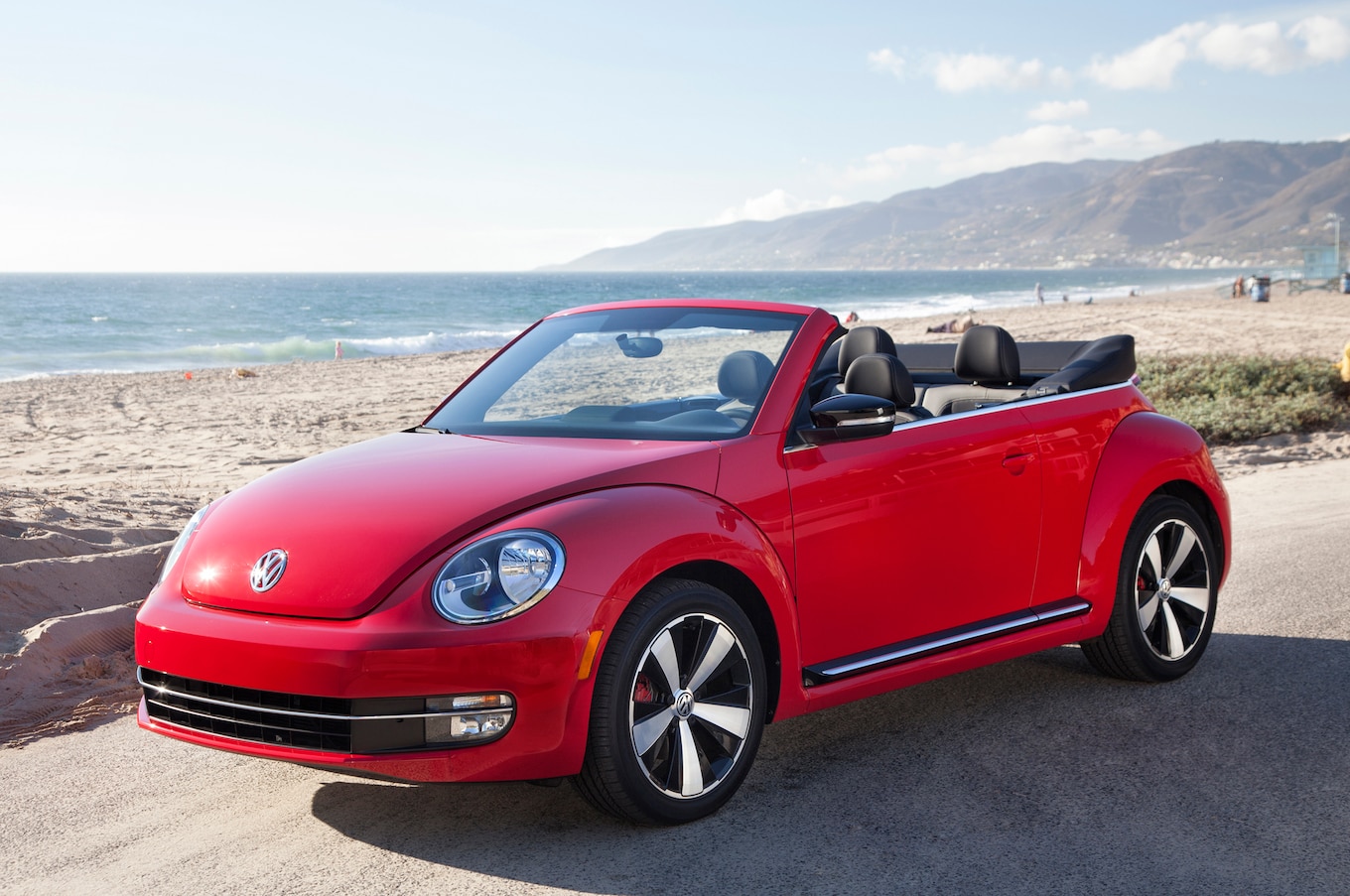 2013-Volkswagen-Beetle-Convertible-drivers-side-front-three-quarters.jpg