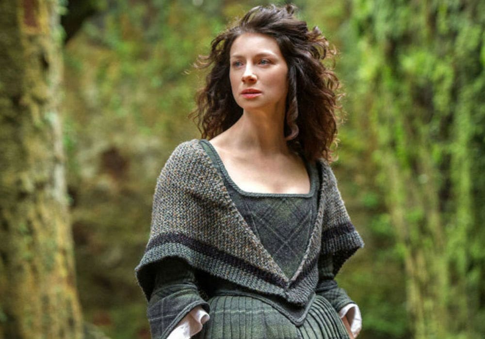 Outlander-Star-Caitriona-Balfe-Offers-Fans-A-Sneak-Peek-At-Season-5.jpg