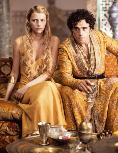 Myrcella-Baratheon-and-Trystane-Martell-game-of-thrones-38553205-385-500.png