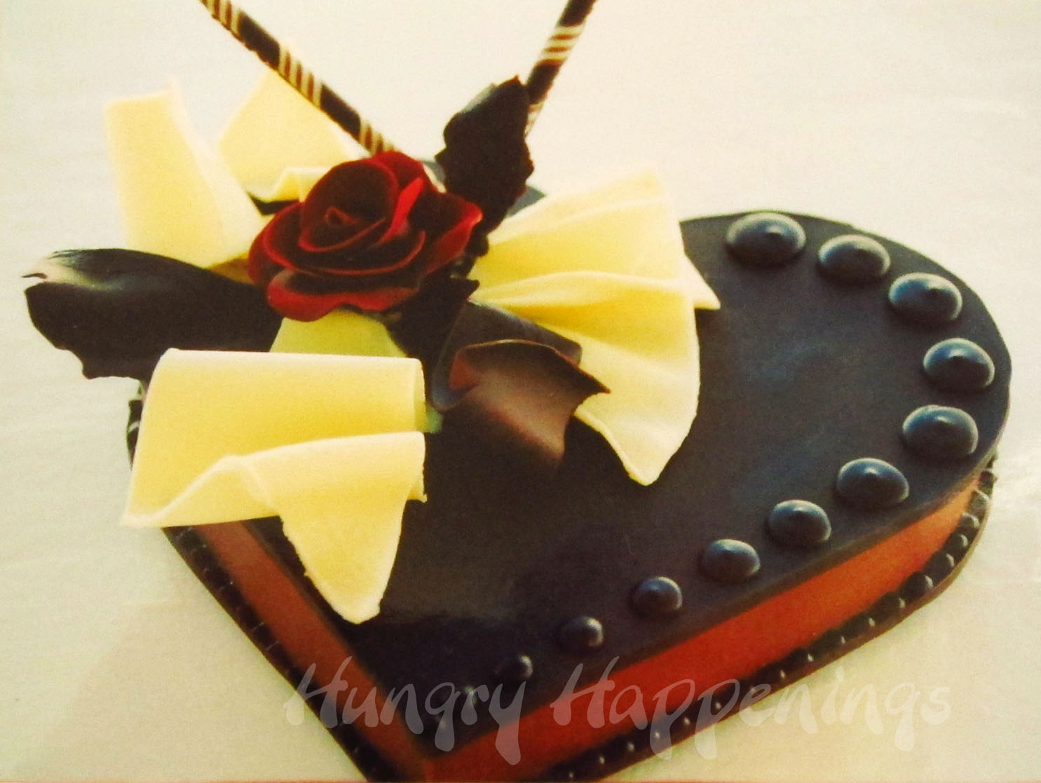 elegant+chocolate+box+with+modeling+chocolate+roses+for+Valentine's+Day+.jpg