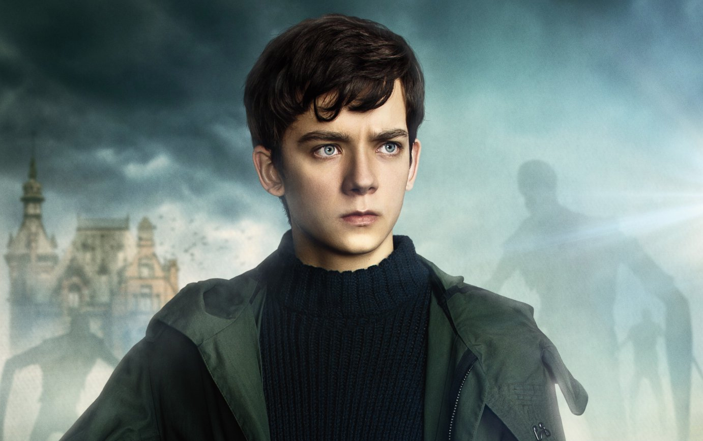 Asa-Butterfield-in-Miss-Peregrines-Home-for-Peculiar-Children.jpg