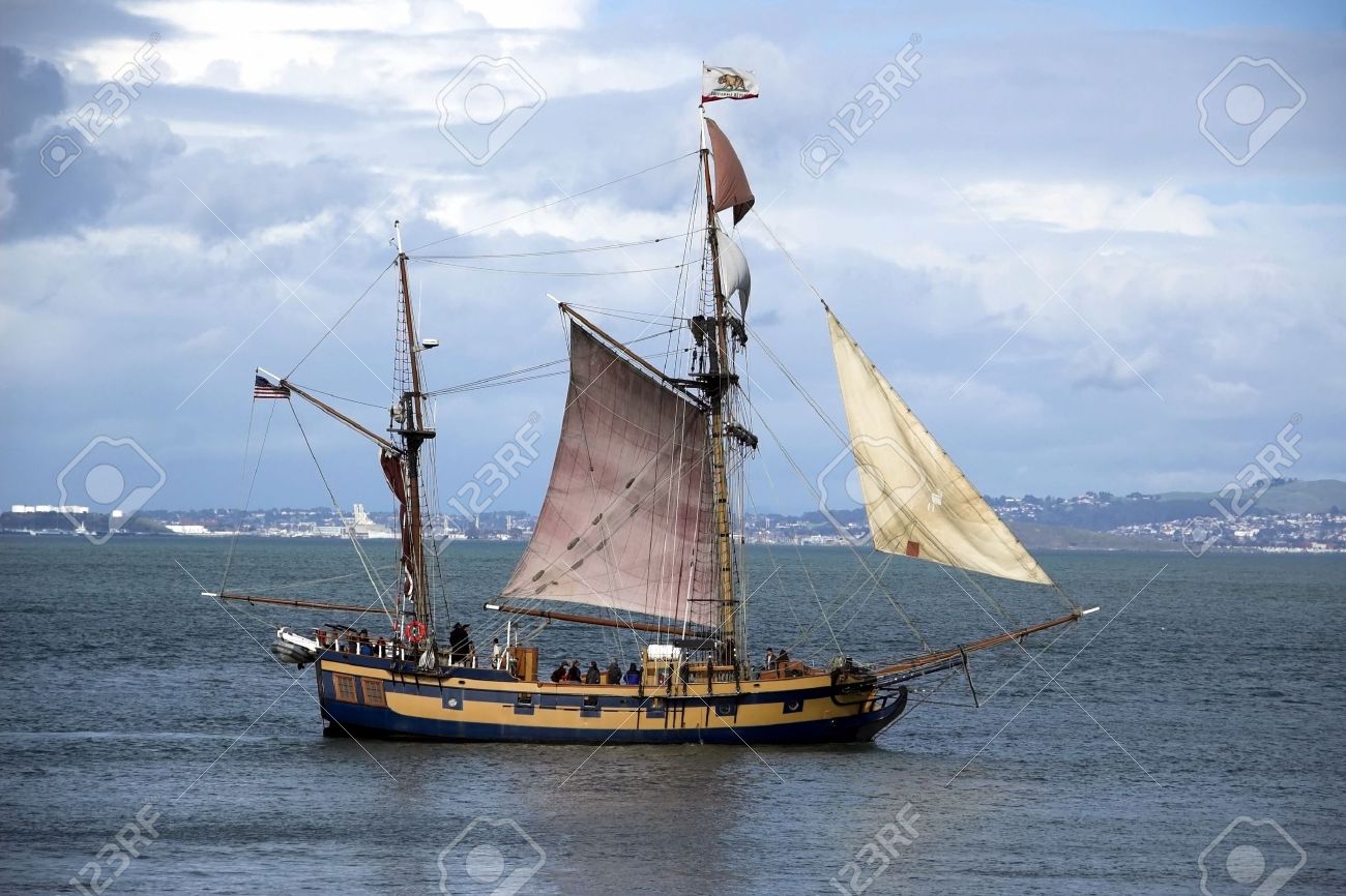 2605942-SMall-sailing-ship-in-the-San-Francisco-Bay--Stock-Photo-pirate.jpg