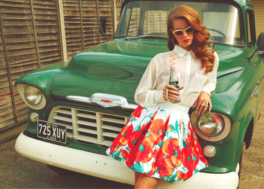 Lana+Del+Rey+classic+car+outfits.jpg