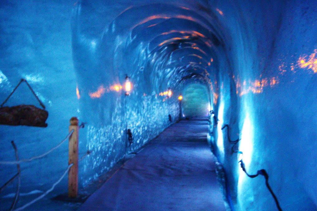 Chamonix+Mer+de+Glace+Ice+Cave+Tunnel1.jpg