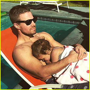 stephen-amell-goes-shirtless-on-thanksgiving-with-baby-mavi.jpg