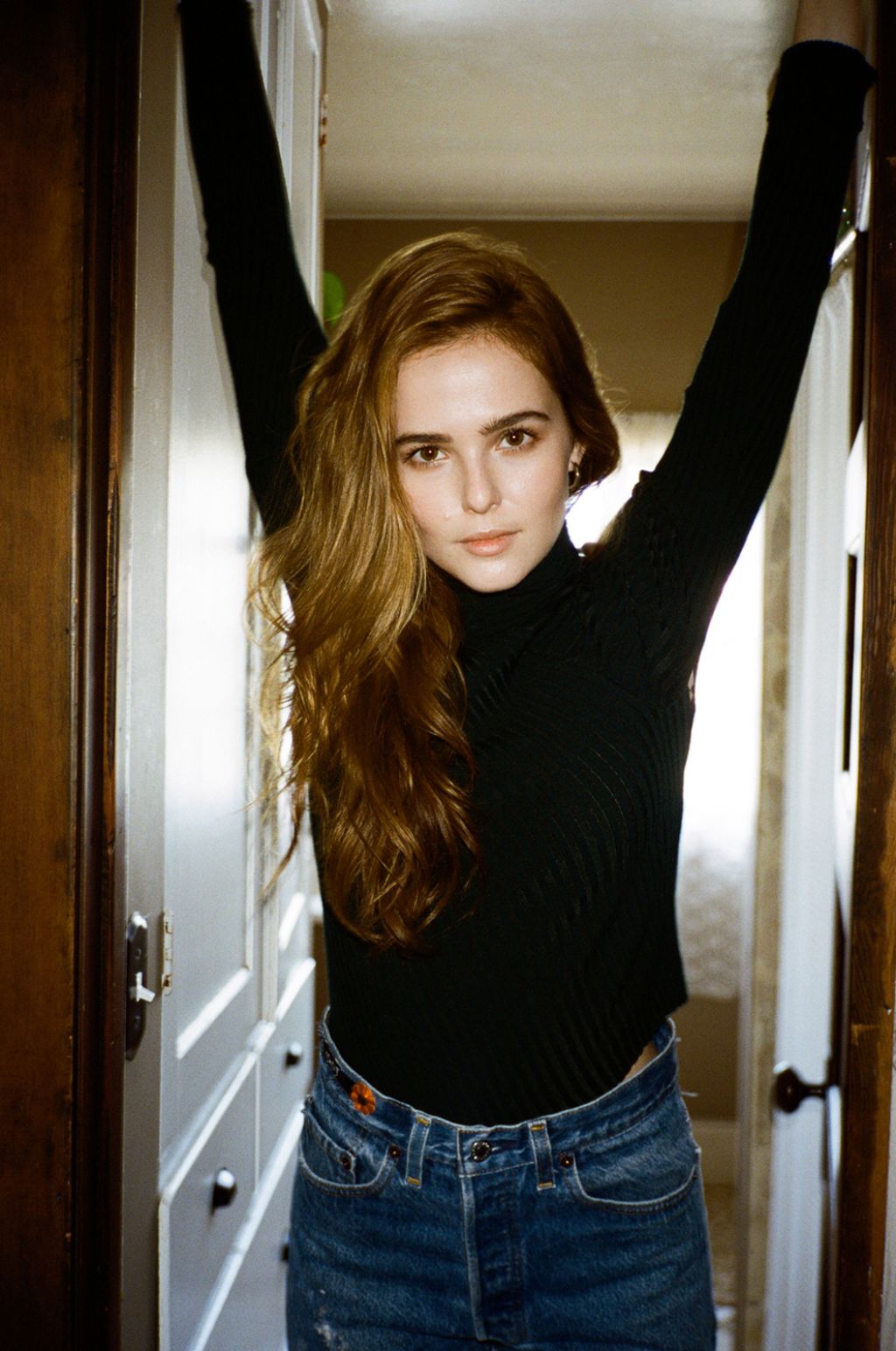 zoey-deutch-photoshoot-for-the-3rd-issue-of-herione-2015-_1.jpg