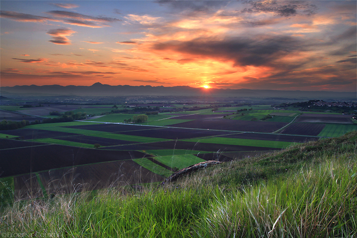 sunset_above_the_plains_by_lavaspawn-d3ekwgp.jpg