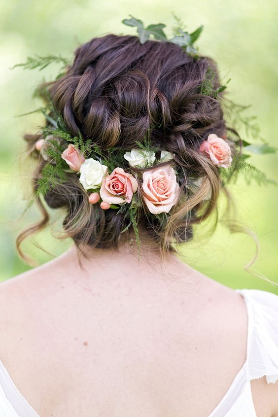 09-messy-braided-updo-with-fresh-roses.jpg