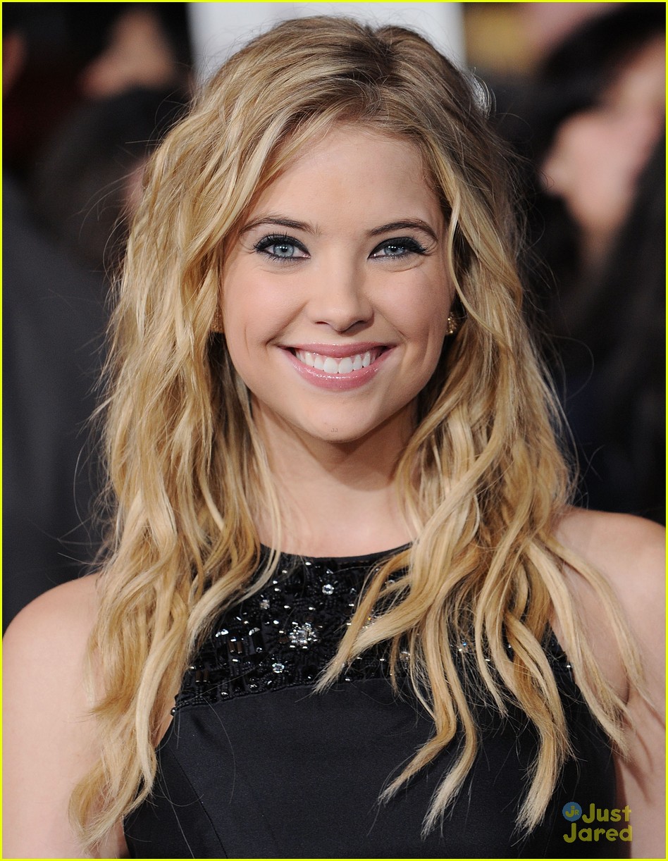 Ashley-Benson-Tommy-Hilfiger-s-Night-Of-Cocktails-and-Dancing-held-at-Soho-House-ashley-benson-26870896-948-1222.jpg