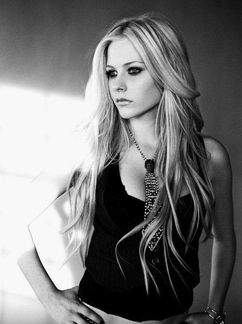 Avril-Lavigne-avril-lavigne-31561619-500-669.jpg