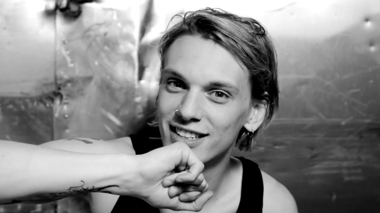 Jamie-Campbell-Bower-Hunger-TV-I-Dare-You-jamie-campbell-bower-35626715-1280-720.jpg