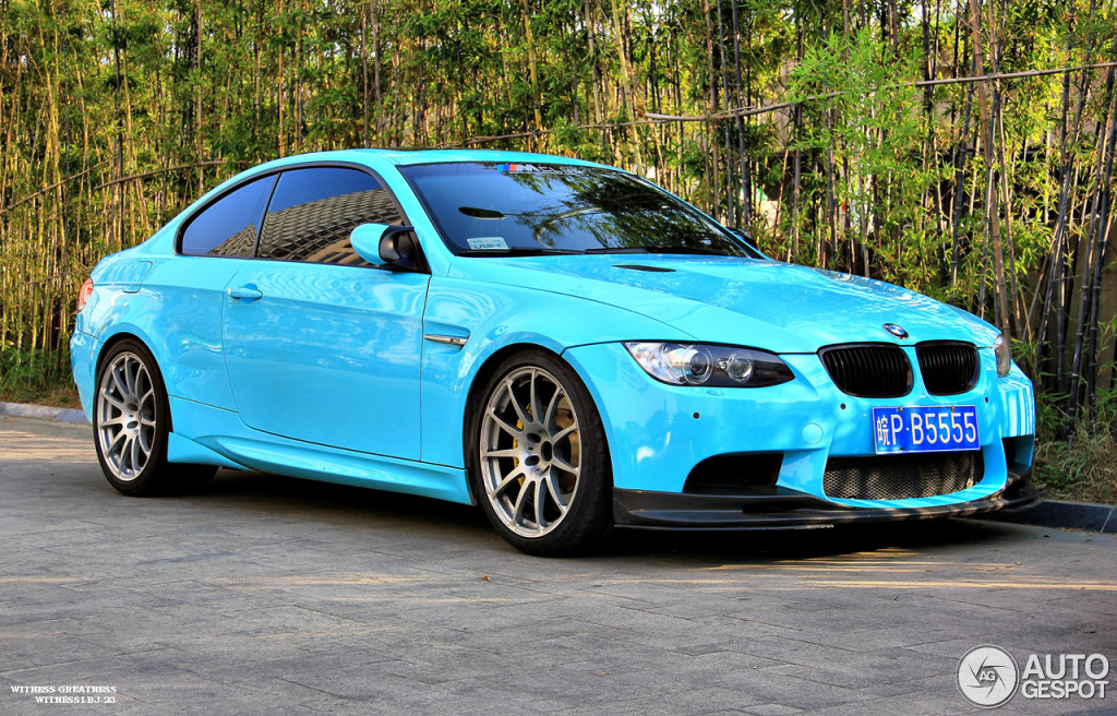 baby-blue-bmw-e92-m3-spotted-in-china-57032_1.jpg