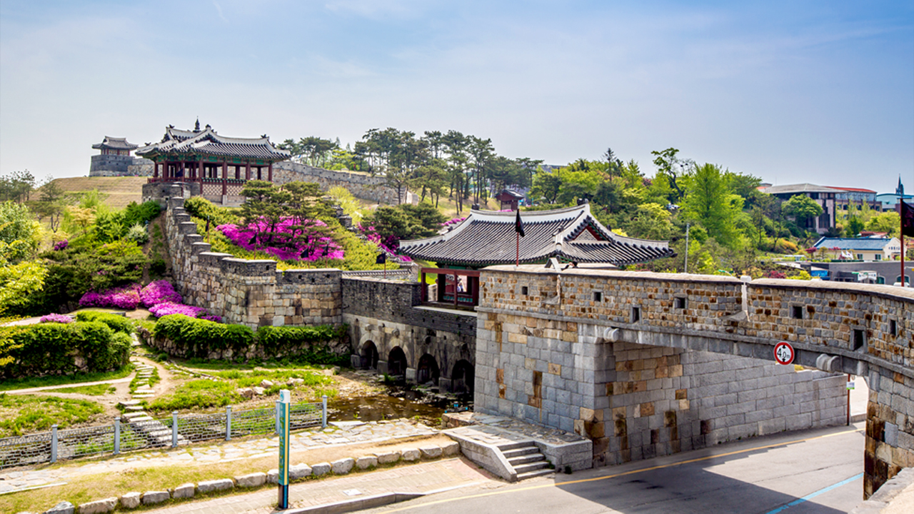 Suwon-Hwaseong-Fortress-Morning-Tour-1280X720.jpg