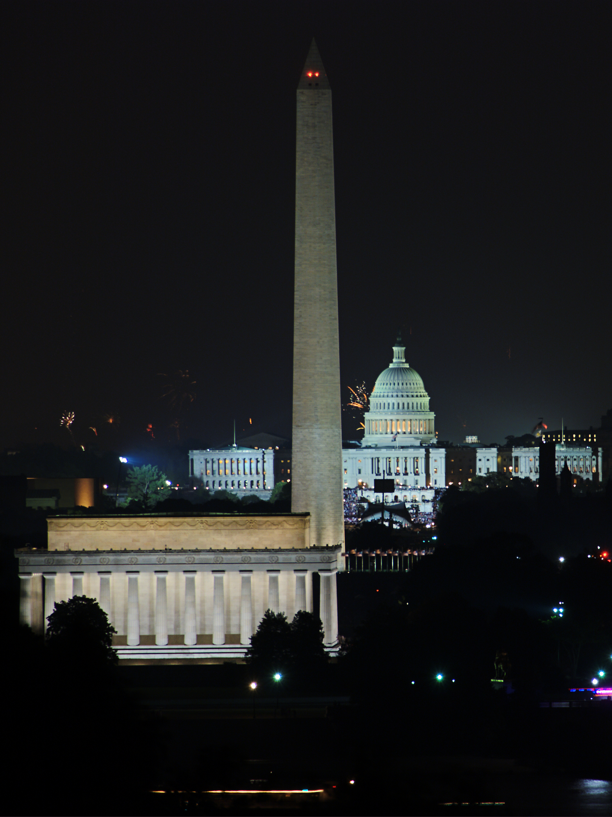 Washington_DC_at_night.jpg