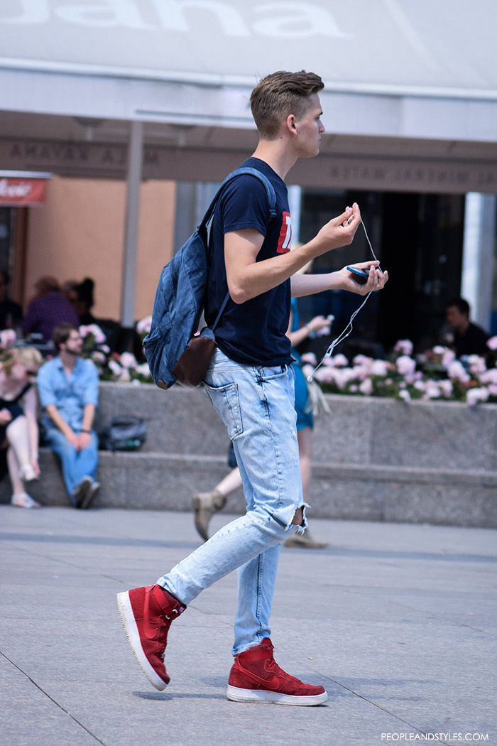 street-fashion-outfits-men-wear-with-sneakers-peopleandstyles-4.jpg