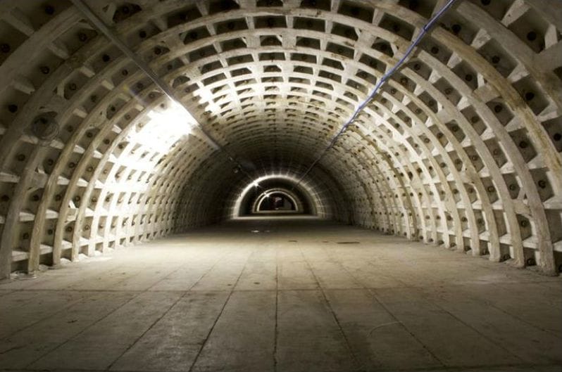 WWII-London-underground-bomb-shelter-garden-5.jpg