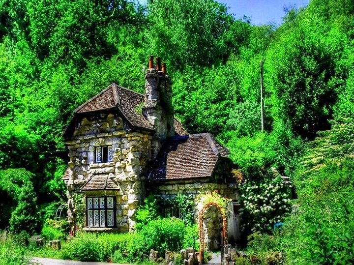bbcf17db83d328d0d6d3248f0eaf705a--fairytale-cottage-storybook-cottage.jpg