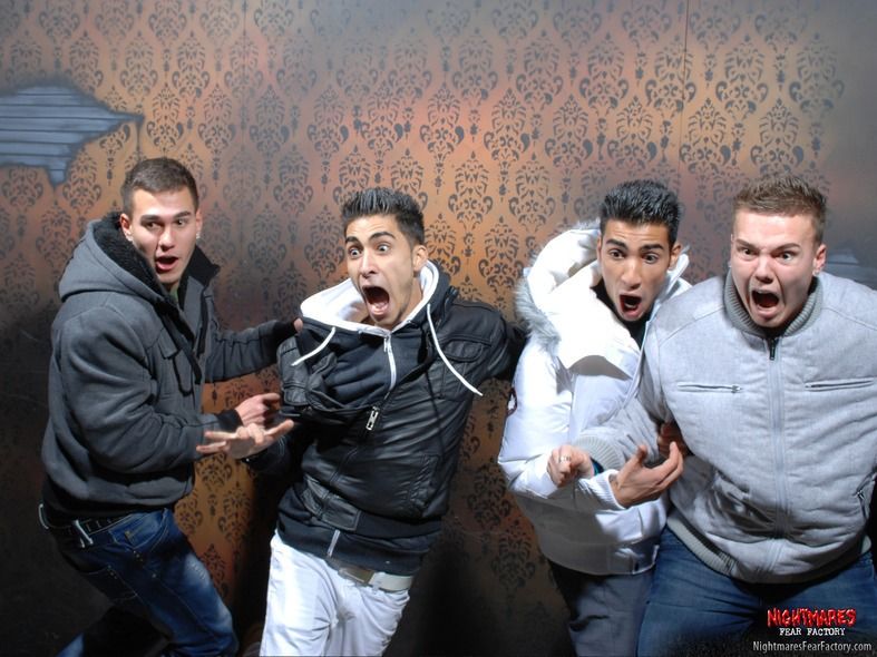 Haunted House Reactions Are Back -- and Funnier Than Ever [PICS] | Fear  factory, Haunted house, Funny photos