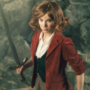The Hobbit Cast Swaps Genders in All-Female Photoshoot