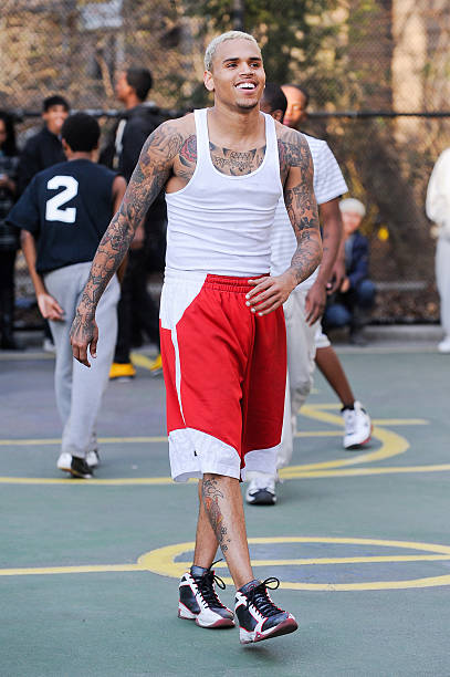 singer-and-actor-chris-brown-plays-basketball-at-the-west-4th-street-picture-id110639960