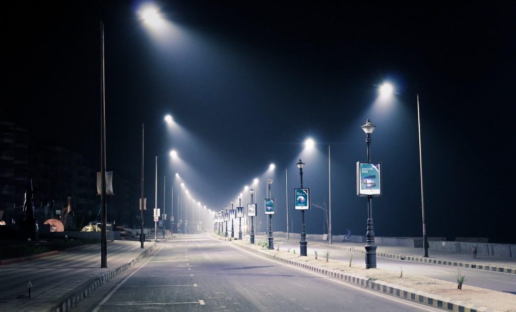 Shining-The-Light-on-How-LED-Street-Lights-Can-Save-Cities-Millions-1024x619.jpg