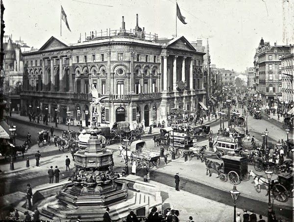 13cf5b6aace1fb066d89995906194517--piccadilly-circus-victorian-london.jpg