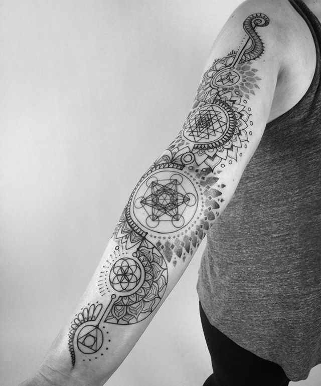 3070a9cc430df912d0b647da6837b182--sacred-geometry-sleeve-tattoo-dotwork-geometric.jpg