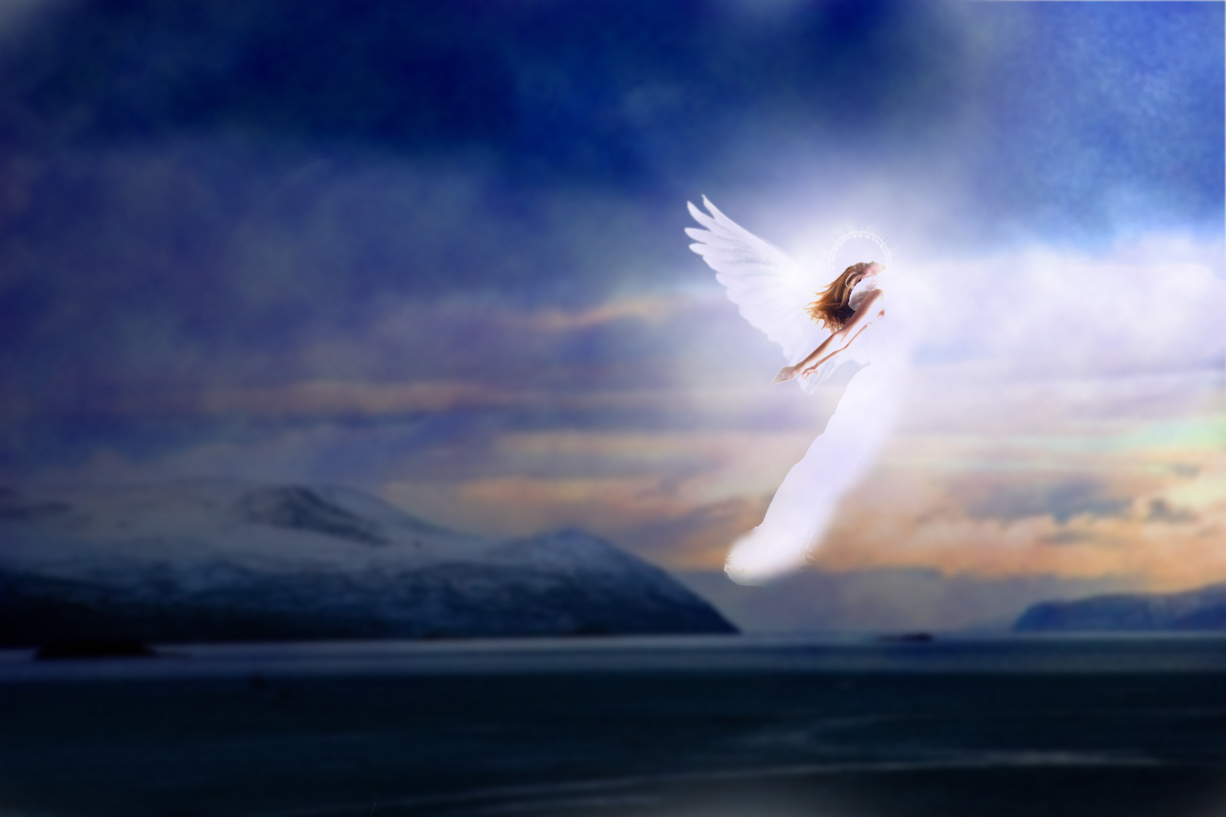 Летящий ангел слушать. Полет души. Полет ангела. Ангелы летают. Ангел в небе.