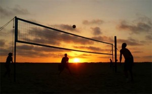 beach-volleyball-ocean-beach-ca-300x186.jpg