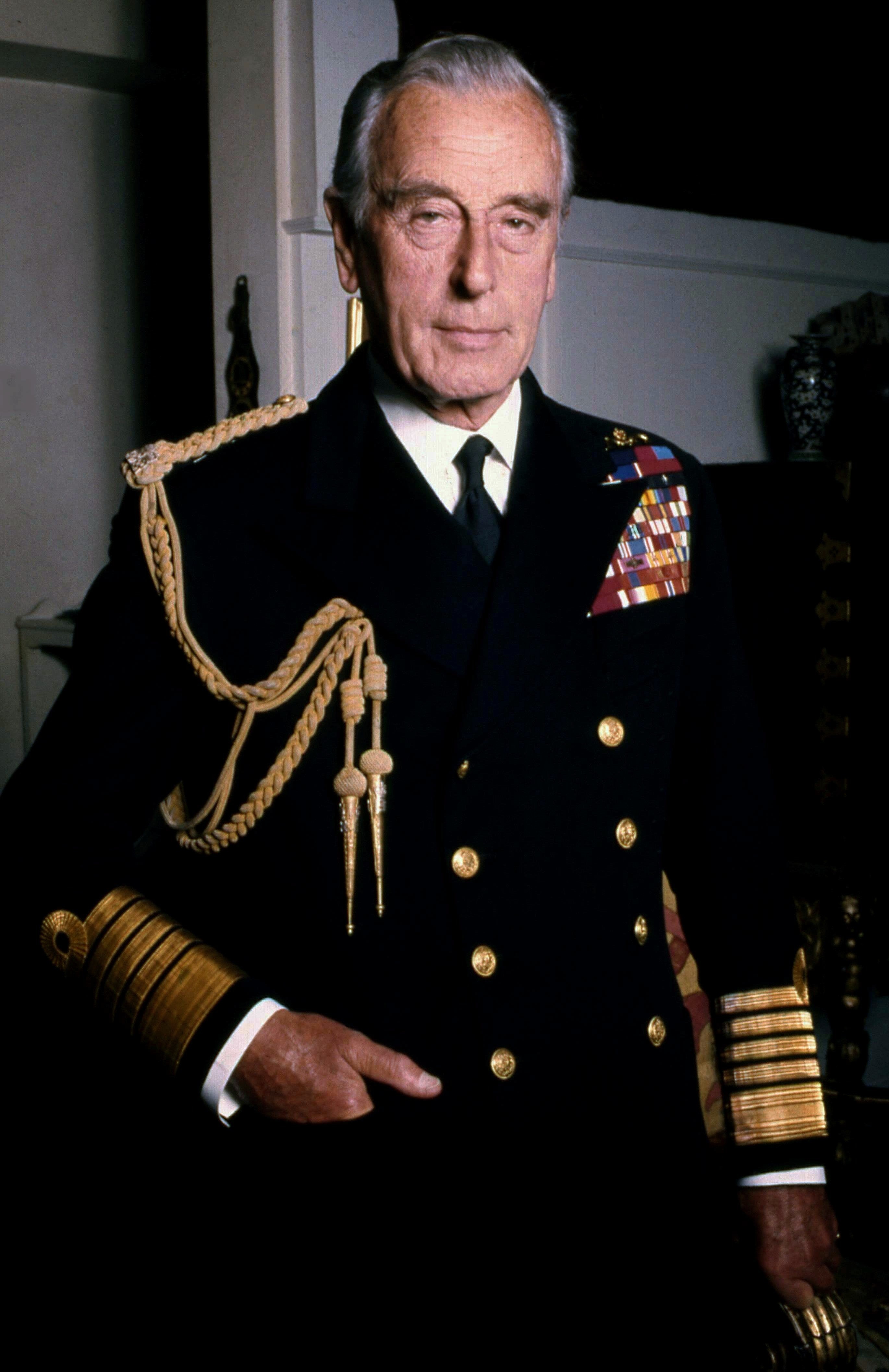Lord_Mountbatten_Naval_in_colour_Allan_Warren.jpg