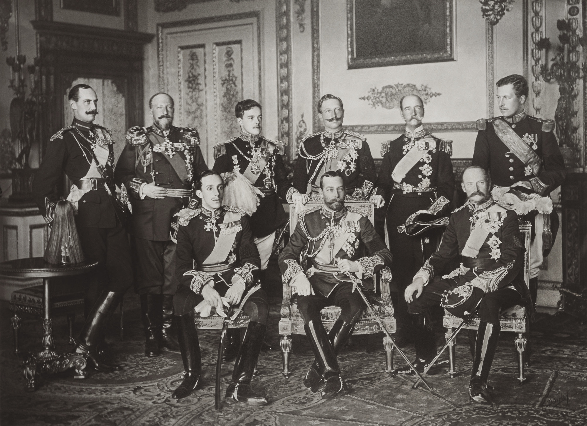 The_Nine_Sovereigns_at_Windsor_for_the_funeral_of_King_Edward_VII.jpg
