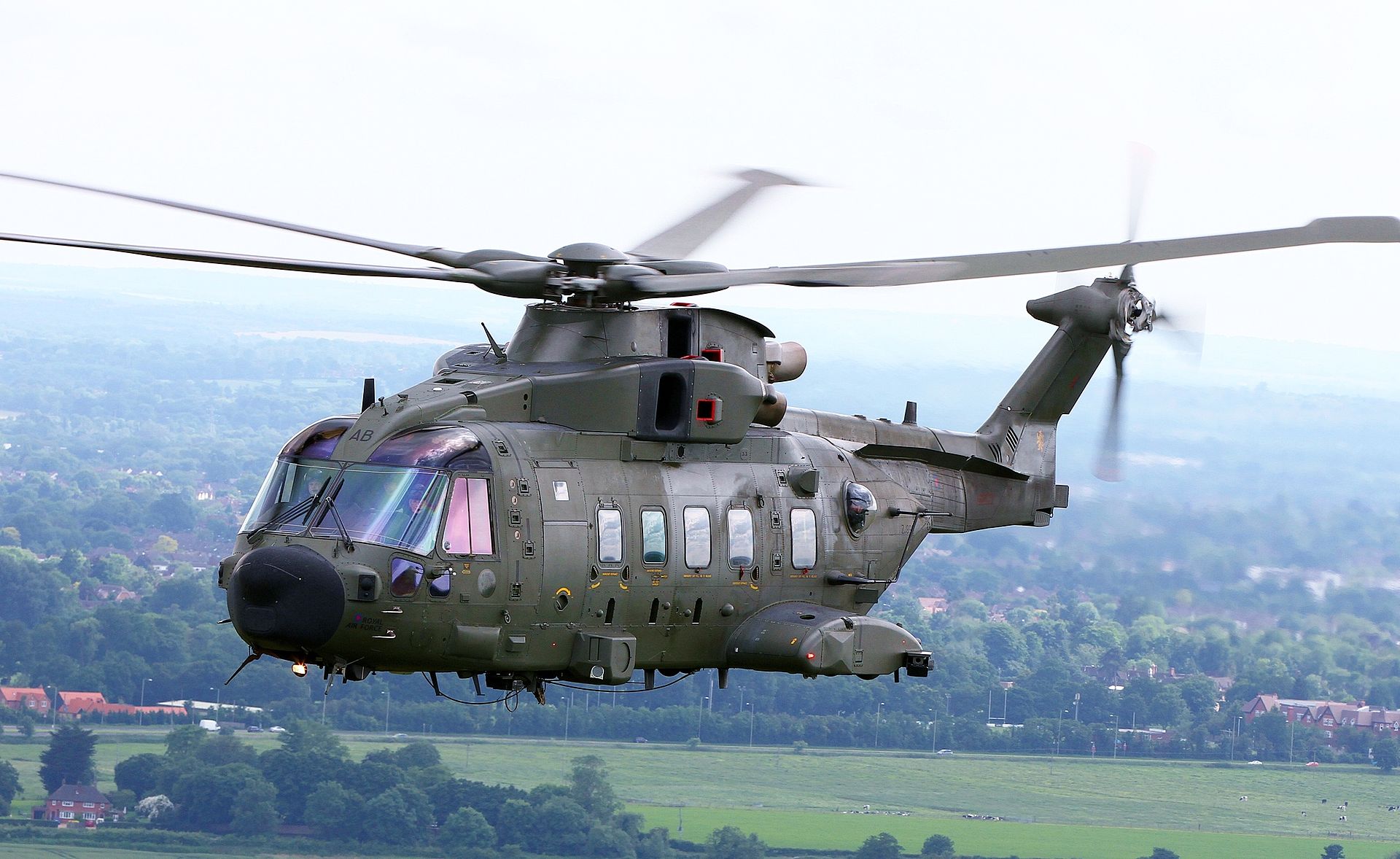 1920px-Royal_Air_Force_Merlin_HC3A_helicopter_training_flight_over_Oxfordshire%2C_Buckinghamshire_%28cropped%29.jpg