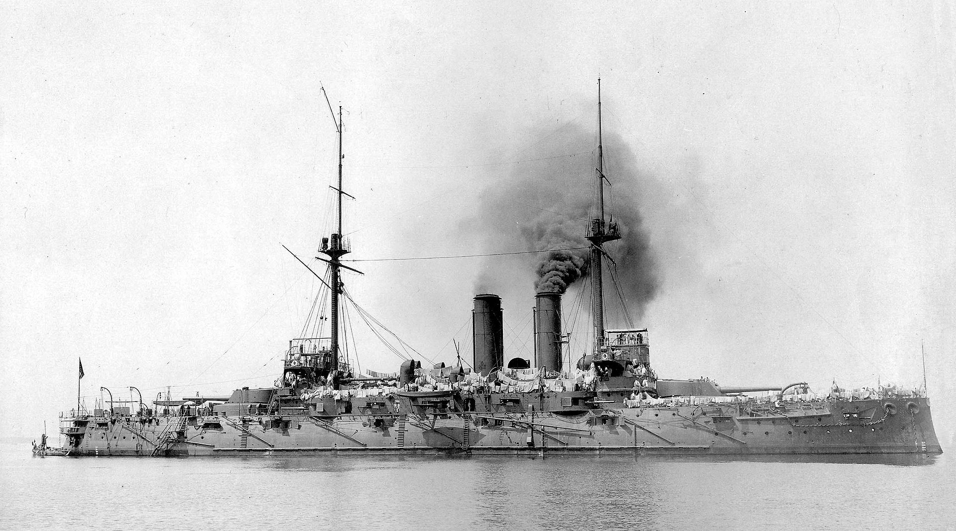 1920px-Japanese_battleship_Asahi.jpg