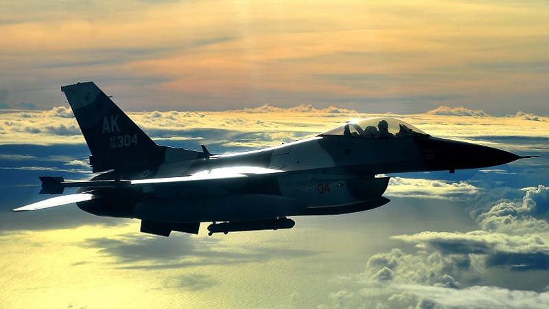 F-16C-vol-Alaska-couverture_USAF.jpg
