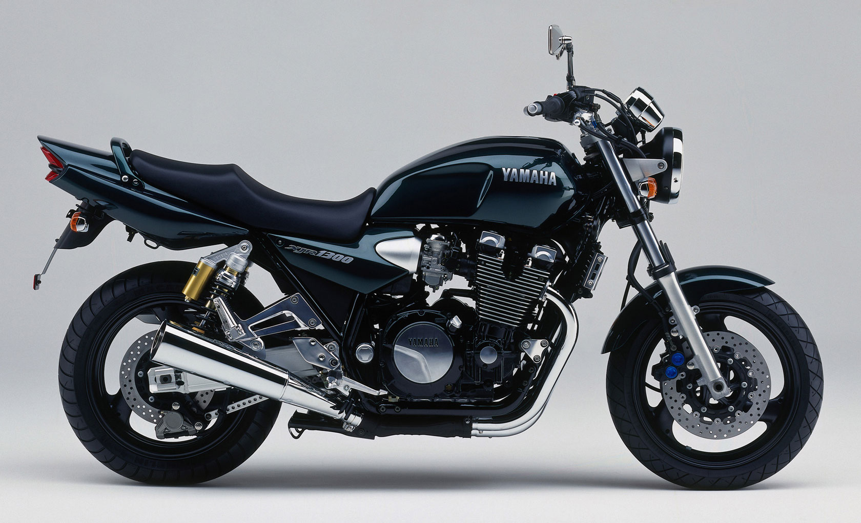 1999-Yamaha-XJR1300a.jpg